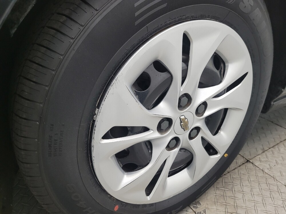 2019 Chevrolet Cruze in Albuquerque, NM 87113 - 18067841 31