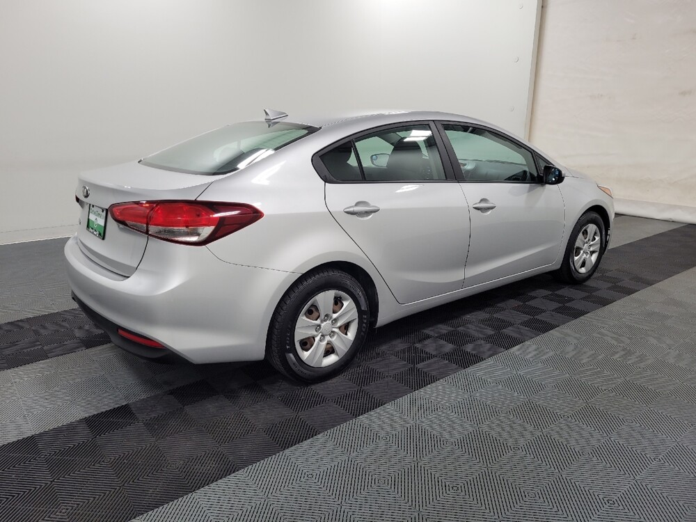 2018 Kia Forte in Pittsburgh, PA 15237 - 18068041 10