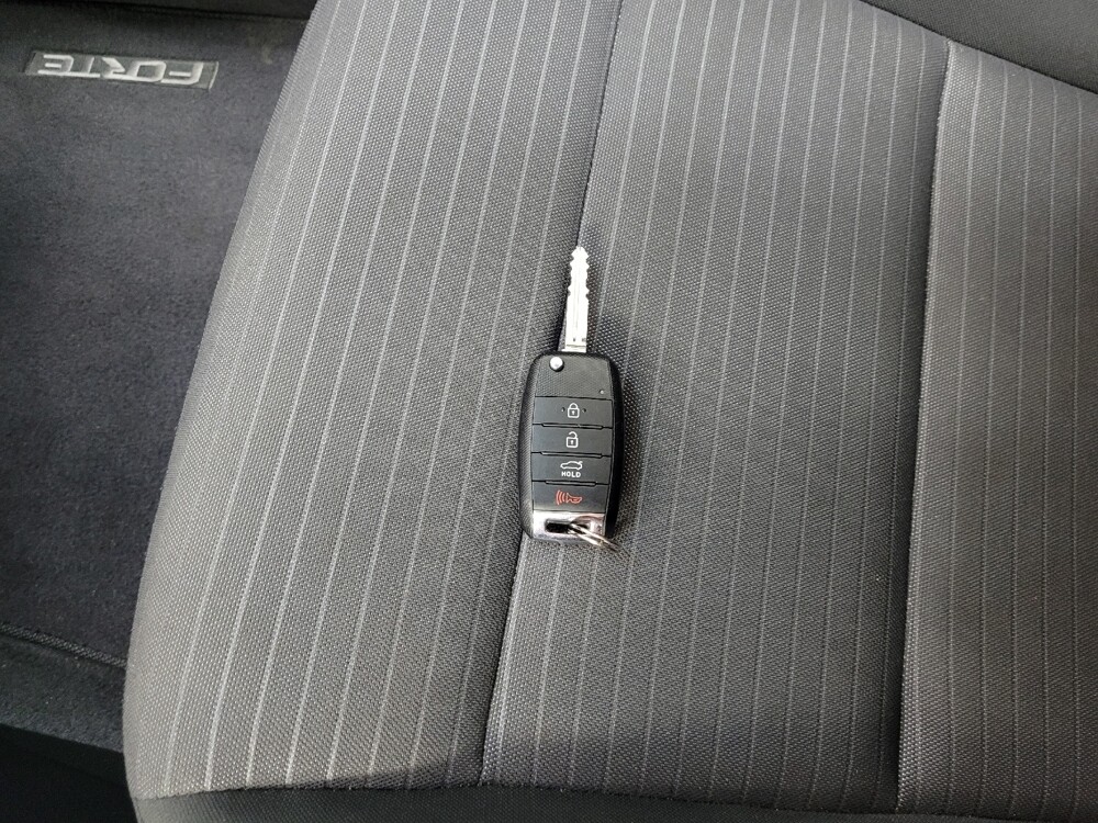 2018 Kia Forte in Pittsburgh, PA 15237 - 18068041 32