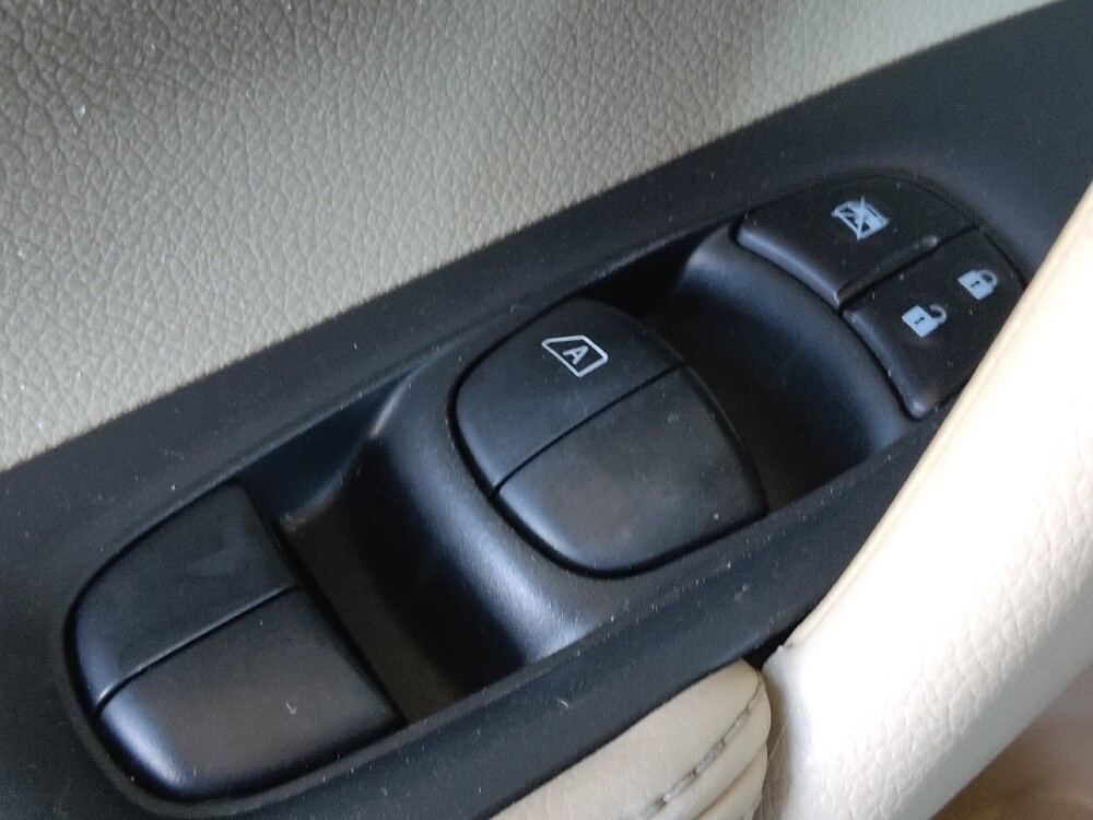 2016 Nissan Rogue in Raleigh, NC 27604 - 18068065 27