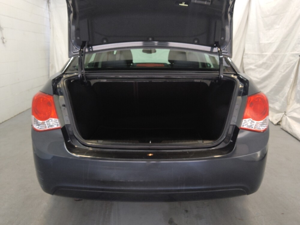 2015 Chevrolet Cruze in Cincinnati, OH 45255 - 18068294 29