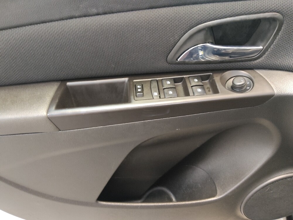 2015 Chevrolet Cruze in Cincinnati, OH 45255 - 18068294 27