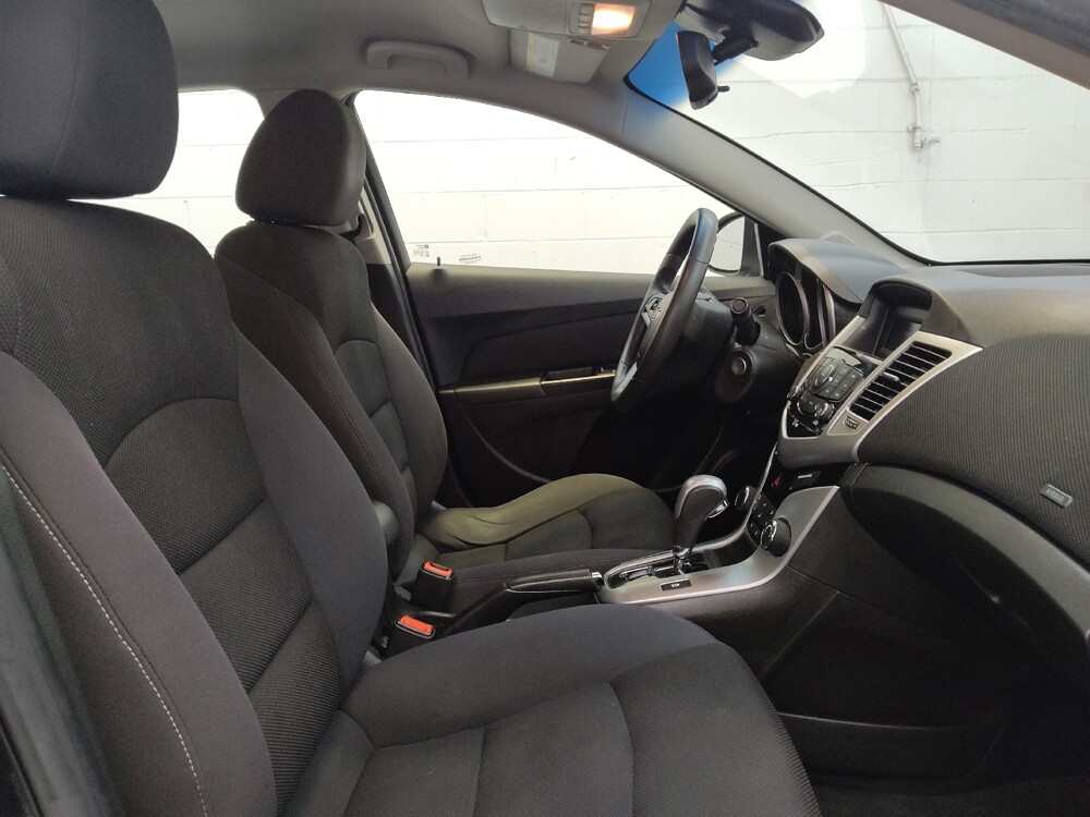 2015 Chevrolet Cruze in Cincinnati, OH 45255 - 18068294 21