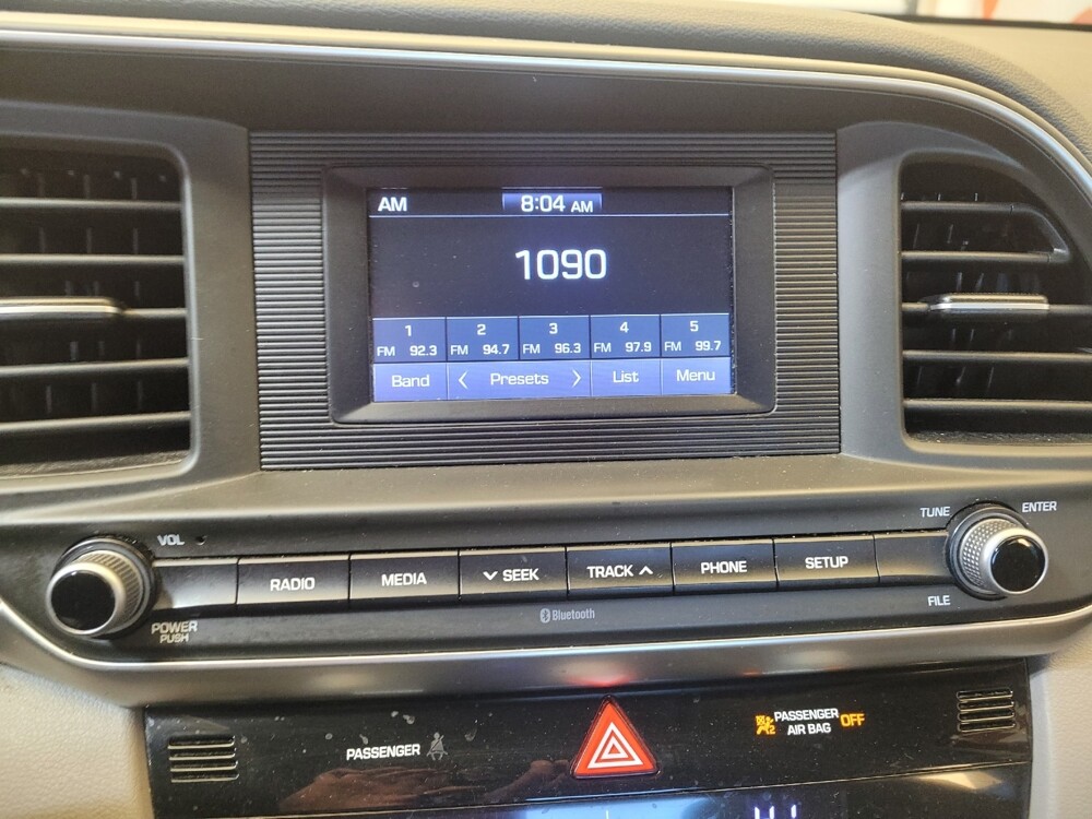 2020 Hyundai Elantra in Cincinnati, OH 45255 - 18068300 25