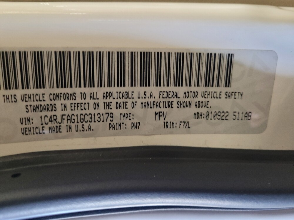 2016 Jeep Grand Cherokee in Langhorne, PA 19047 - 18068345 33
