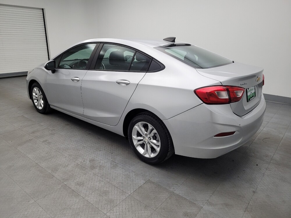 2019 Chevrolet Cruze in Fairfield, OH 45014 - 18068524 3