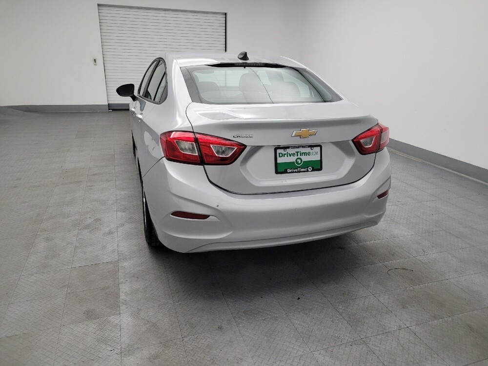 2019 Chevrolet Cruze in Fairfield, OH 45014 - 18068524 6