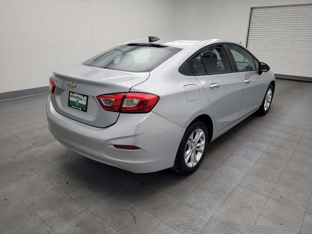 2019 Chevrolet Cruze in Fairfield, OH 45014 - 18068524 9