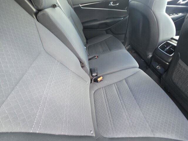 2019 Kia Sorento in Mesa, AZ 85212 - 18068533 30