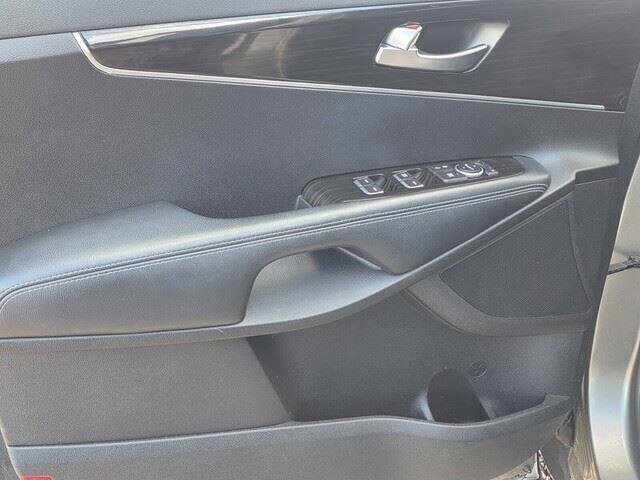 2019 Kia Sorento in Mesa, AZ 85212 - 18068533 12