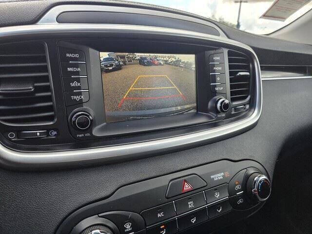 2019 Kia Sorento in Mesa, AZ 85212 - 18068533 18