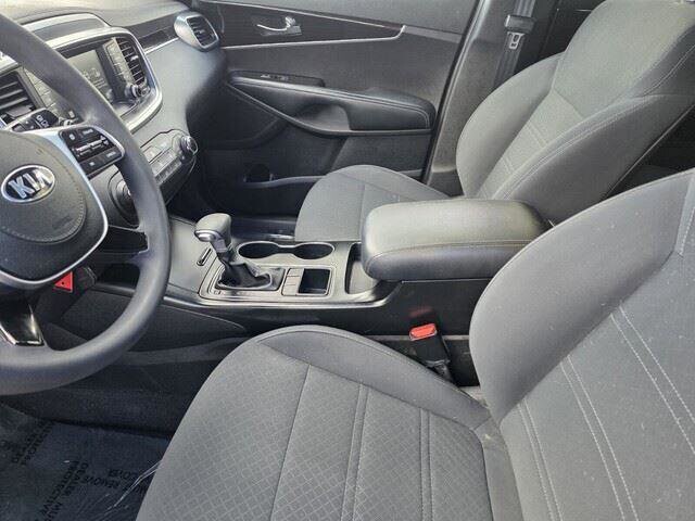 2019 Kia Sorento in Mesa, AZ 85212 - 18068533 13