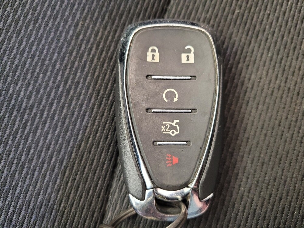 2017 Chevrolet Cruze in Maple Heights, OH 44137 - 18068647 32