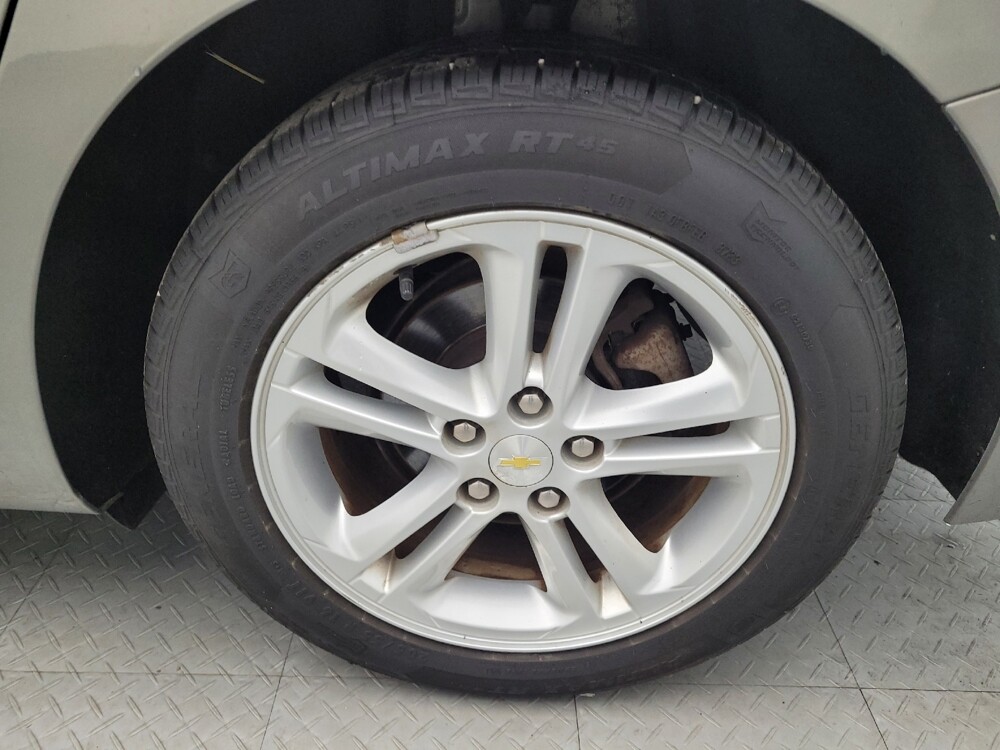 2017 Chevrolet Cruze in Maple Heights, OH 44137 - 18068647 31