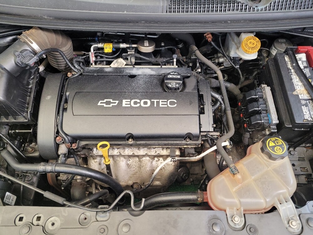 2016 Chevrolet Sonic in Maple Heights, OH 44137 - 18068649 30