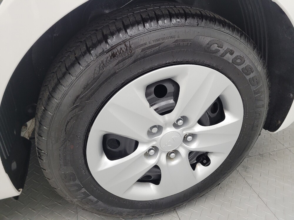 2017 Kia Forte in Maple Heights, OH 44137 - 18068650 31