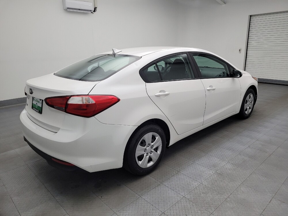 2017 Kia Forte in Maple Heights, OH 44137 - 18068650 10