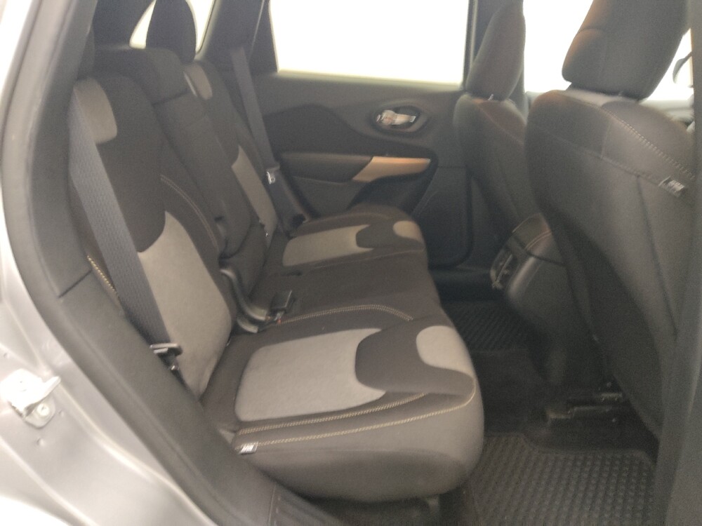 2018 Jeep Cherokee in Springfield, MO 65807 - 18068690 19