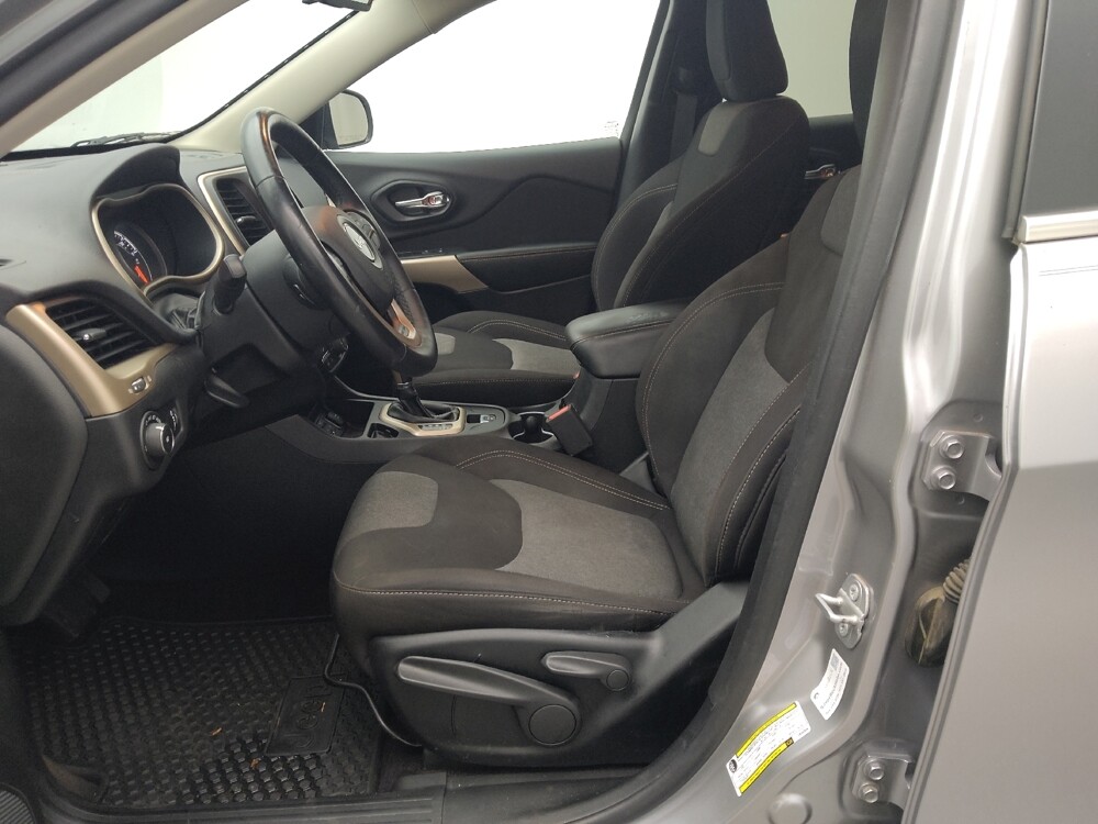 2018 Jeep Cherokee in Springfield, MO 65807 - 18068690 17