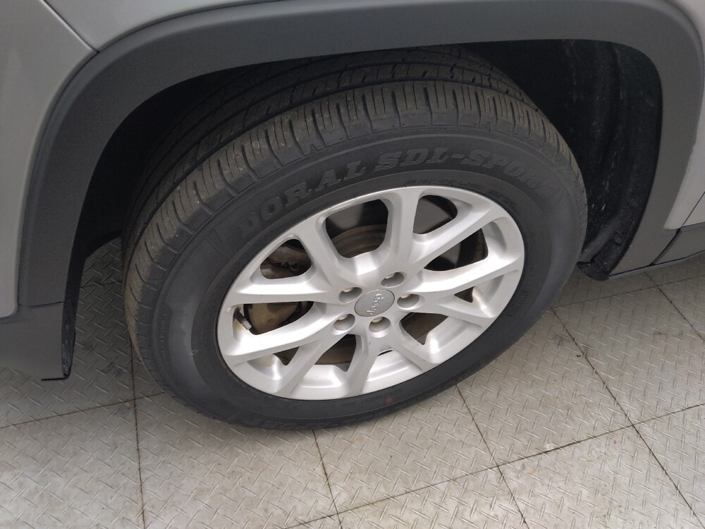 2018 Jeep Cherokee in Springfield, MO 65807 - 18068690 31