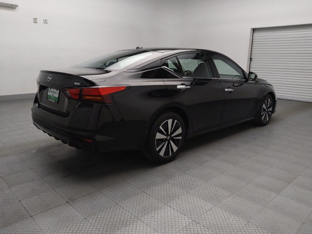 2019 Nissan Altima in Arlington, TX 76011 - 18068745 9