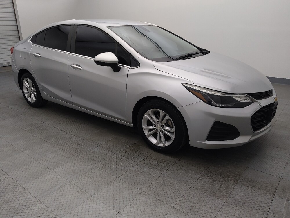2019 Chevrolet Cruze in Live Oak, TX 78233 - 18068747 11