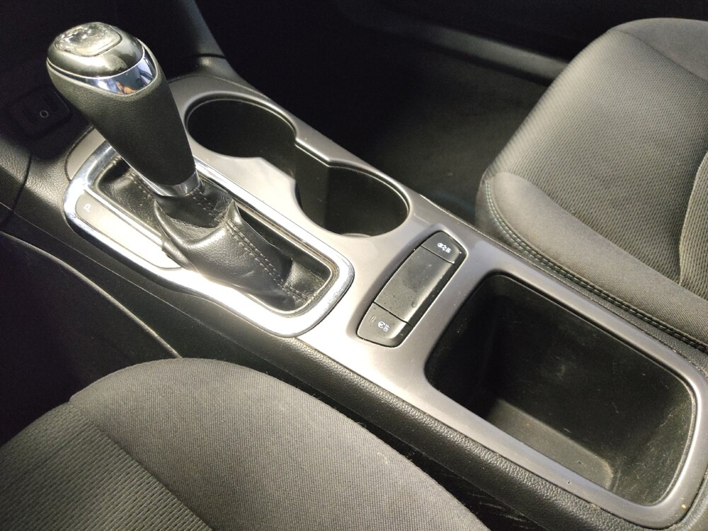 2019 Chevrolet Cruze in Live Oak, TX 78233 - 18068747 26