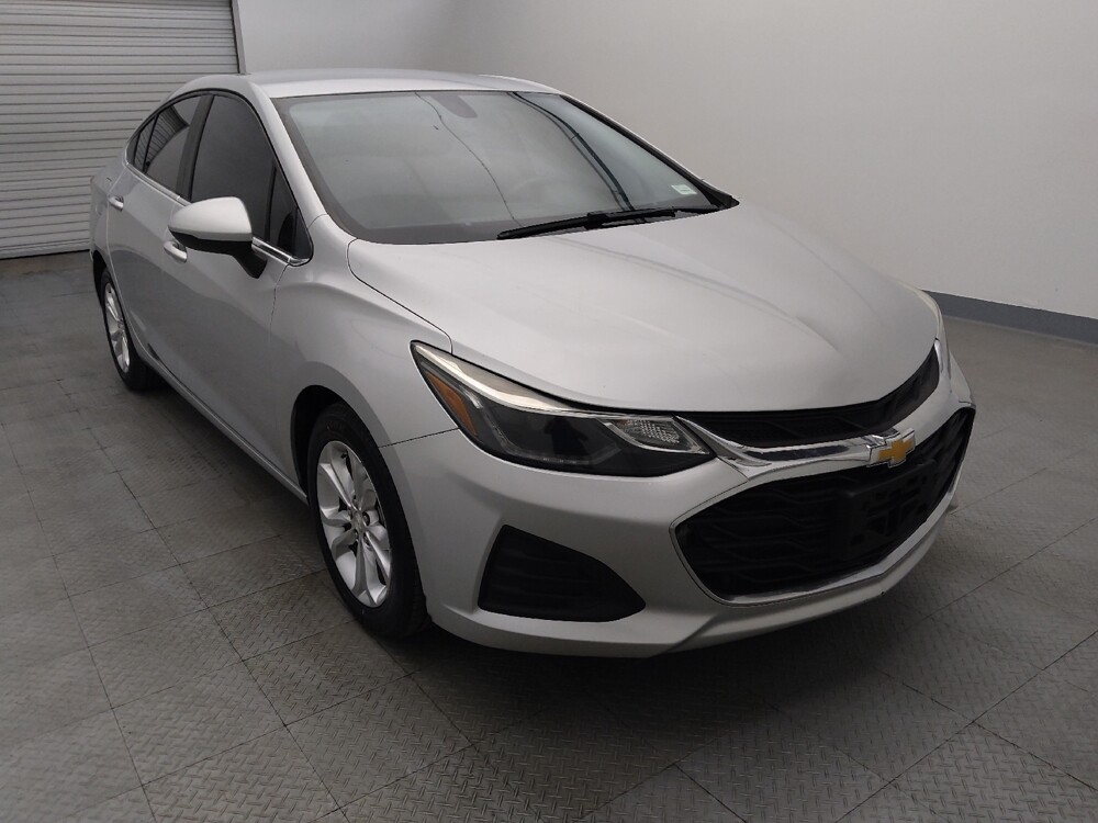 2019 Chevrolet Cruze in Live Oak, TX 78233 - 18068747 13