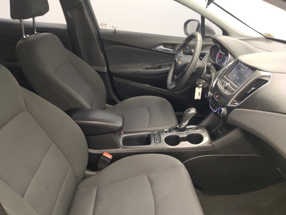 2019 Chevrolet Cruze in Live Oak, TX 78233 - 18068747 21