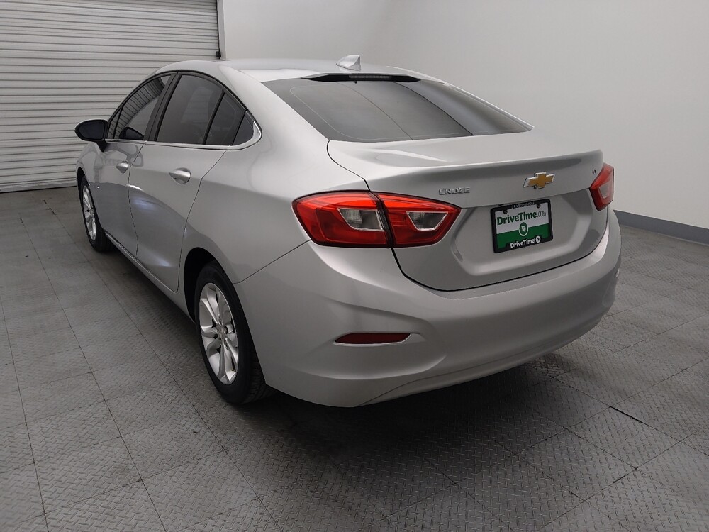 2019 Chevrolet Cruze in Live Oak, TX 78233 - 18068747 5