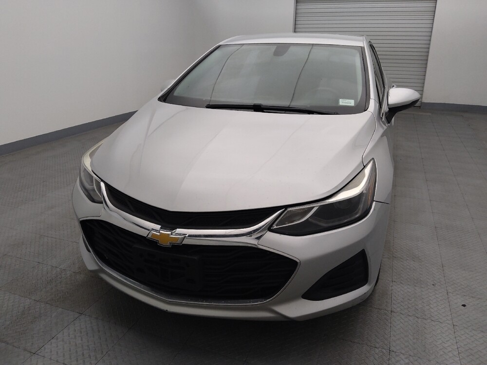 2019 Chevrolet Cruze in Live Oak, TX 78233 - 18068747 15