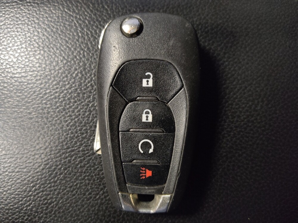 2019 Chevrolet Cruze in Live Oak, TX 78233 - 18068747 32