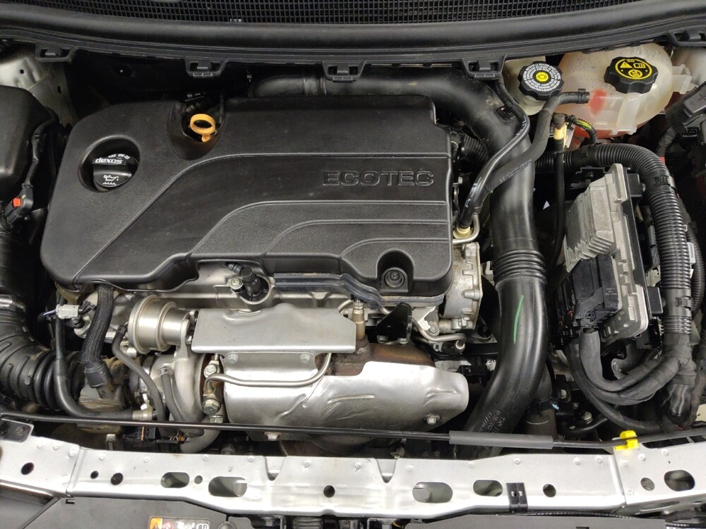 2019 Chevrolet Cruze in Live Oak, TX 78233 - 18068747 30