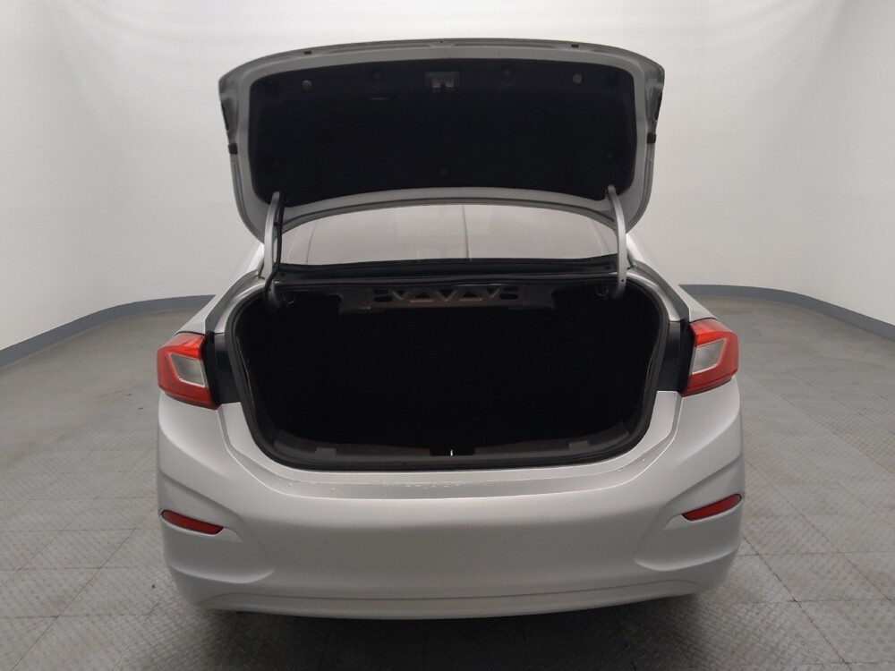 2019 Chevrolet Cruze in Live Oak, TX 78233 - 18068747 29
