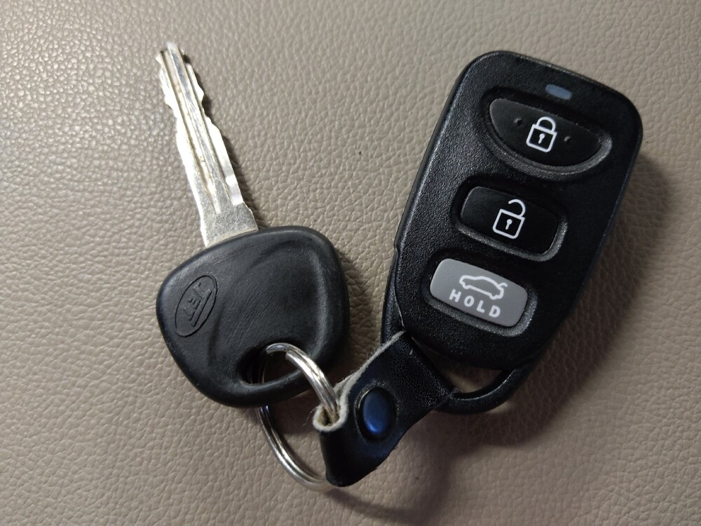 2019 Hyundai Elantra in Houston, TX 77034 - 18068753 32