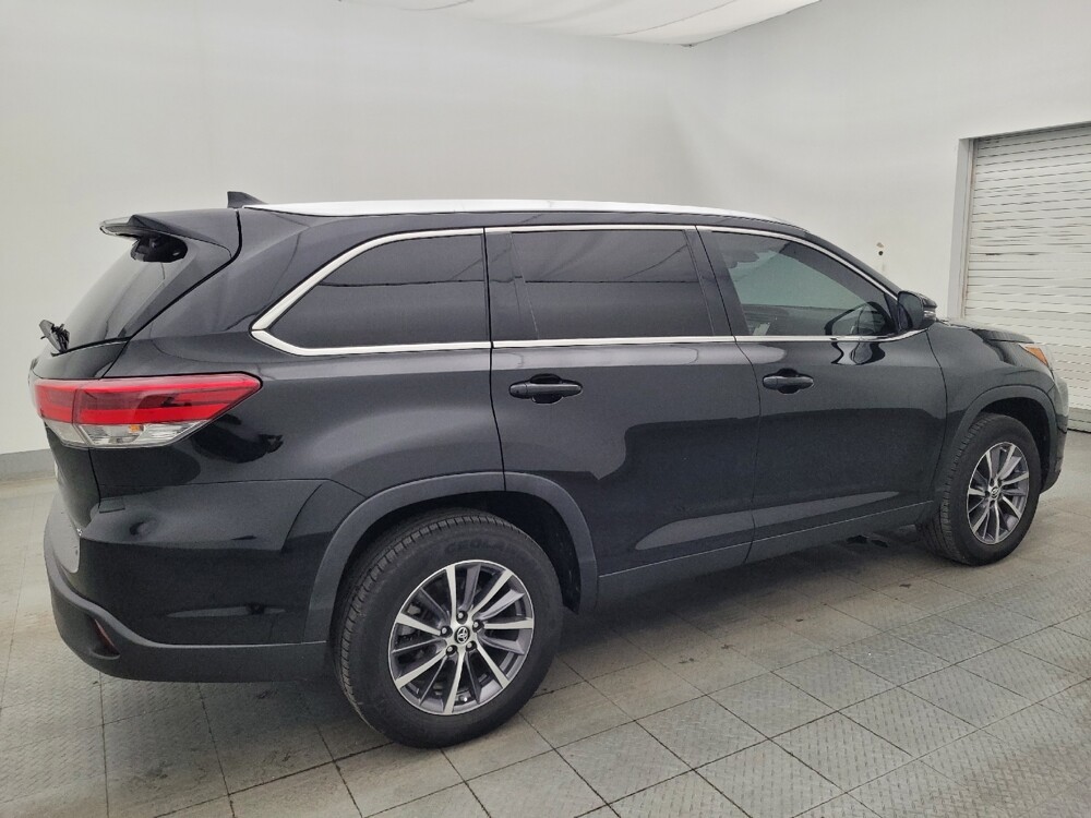 2019 Toyota Highlander in Bradenton, FL 34207 - 18068773 10