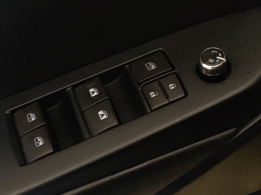 2019 Toyota Highlander in Bradenton, FL 34207 - 18068773 27