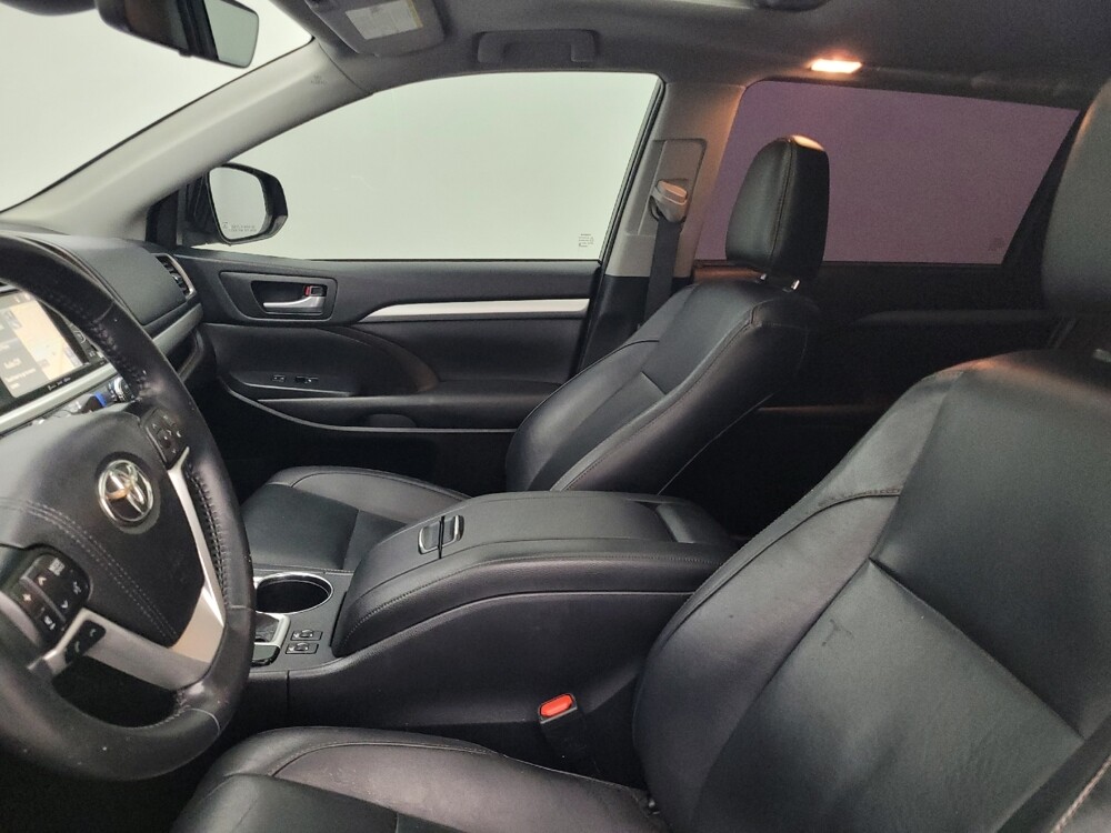 2019 Toyota Highlander in Bradenton, FL 34207 - 18068773 17