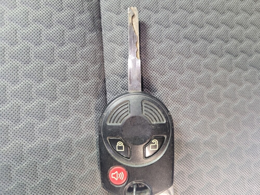 2017 Ford Escape in Bradenton, FL 34207 - 18068774 32