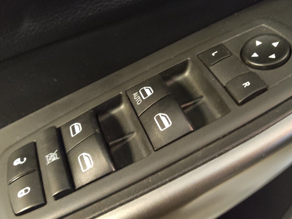 2020 Jeep Cherokee in Greenville, SC 29607 - 18068842 27