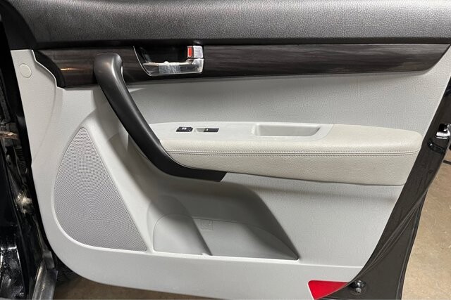 2011 Kia Sorento in Conyers, GA 30094 - 18068911 16