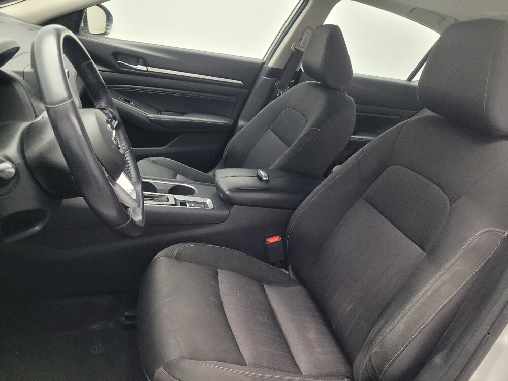 2019 Nissan Altima in Union City, GA 30291 - 18068963 17