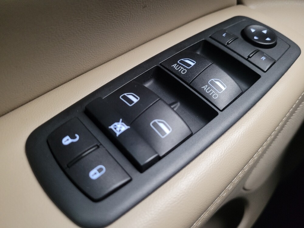 2020 Jeep Grand Cherokee in Phoenix, AZ 85022 - 18068982 27