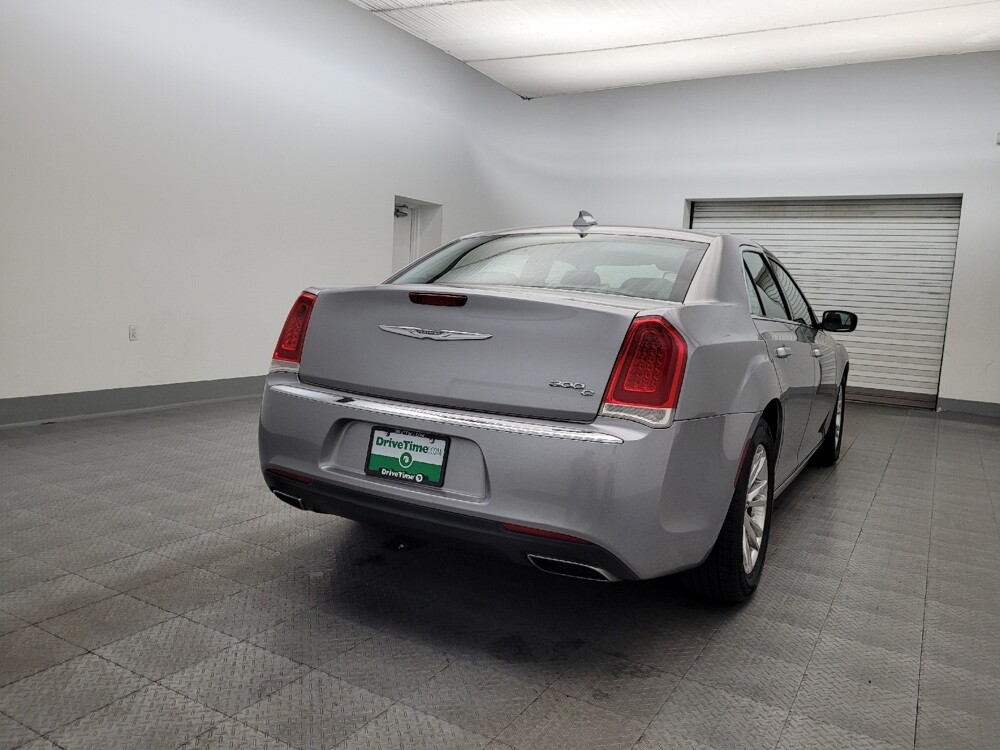 2017 Chrysler 300 in Chandler, AZ 85225 - 18068986 7