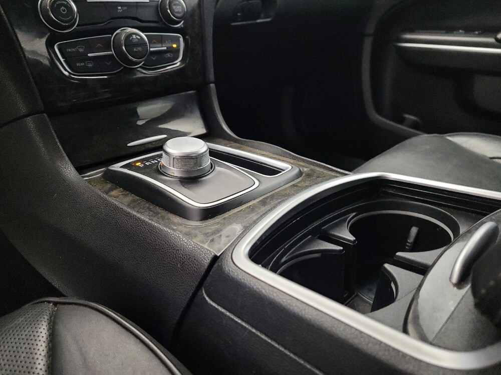 2017 Chrysler 300 in Chandler, AZ 85225 - 18068986 26