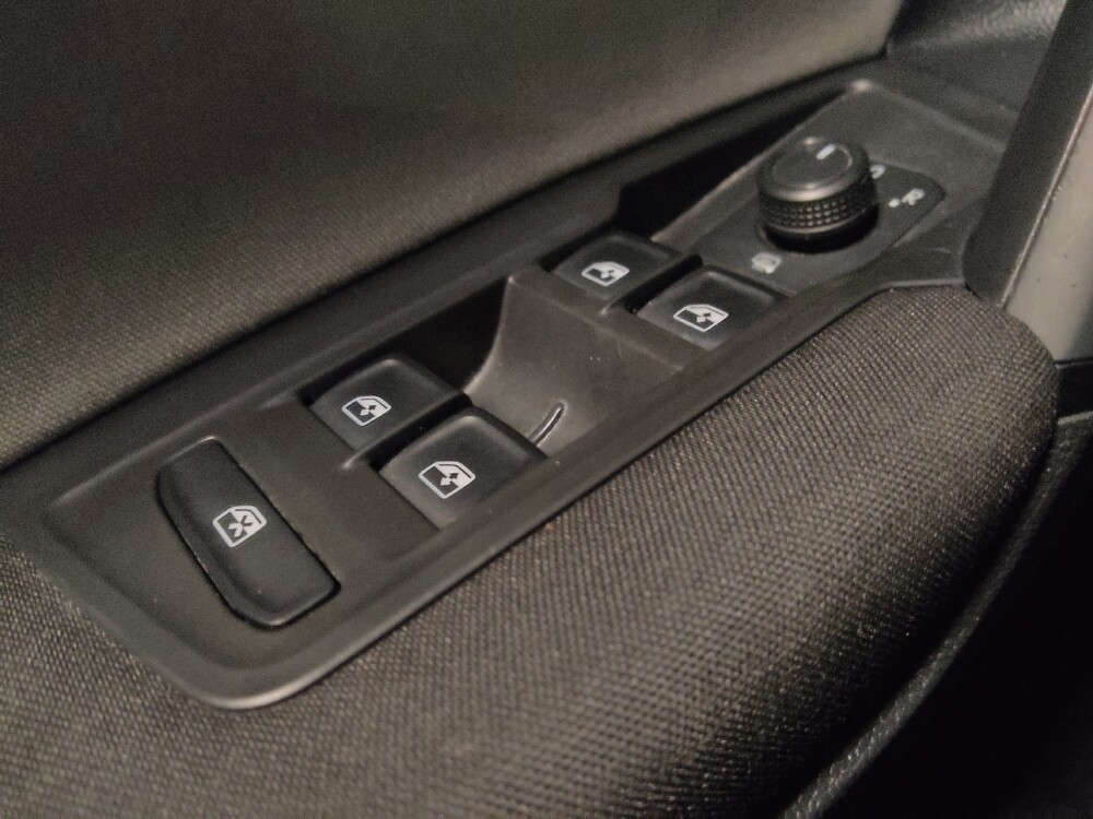 2019 Volkswagen Tiguan in Jacksonville, FL 32225 - 18069006 27