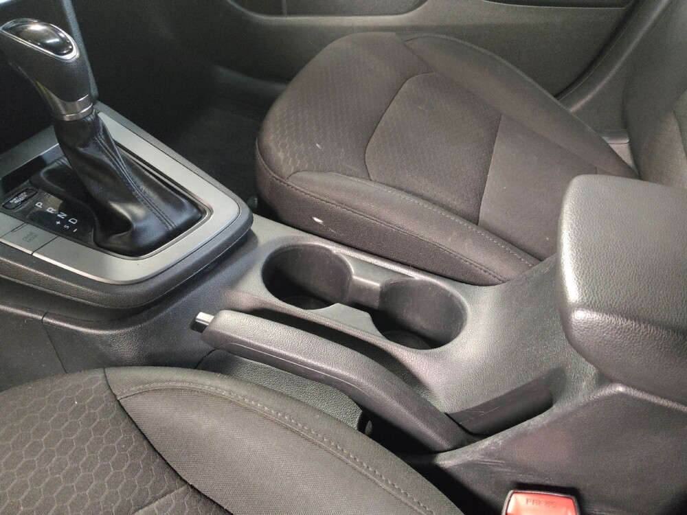 2019 Hyundai Elantra in Raleigh, NC 27604 - 18069010 26