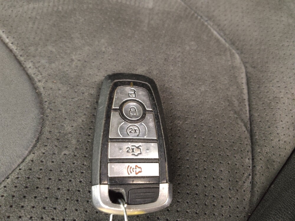 2018 Ford Edge in Wichita, KS 67207 - 18069015 32