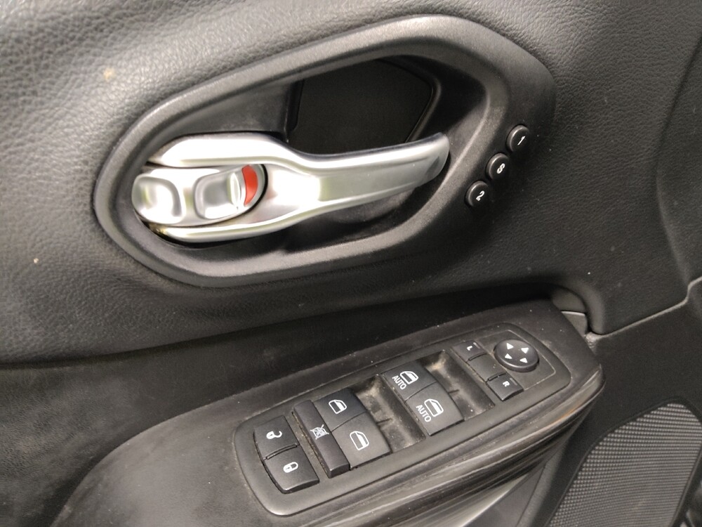 2015 Jeep Cherokee in Columbus, OH 43228 - 18069046 27