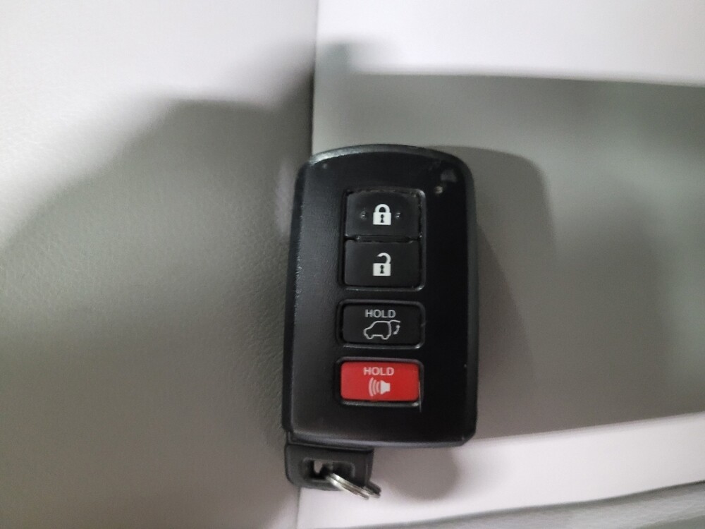 2019 Toyota Highlander in Henrico, VA 23223 - 18069090 32